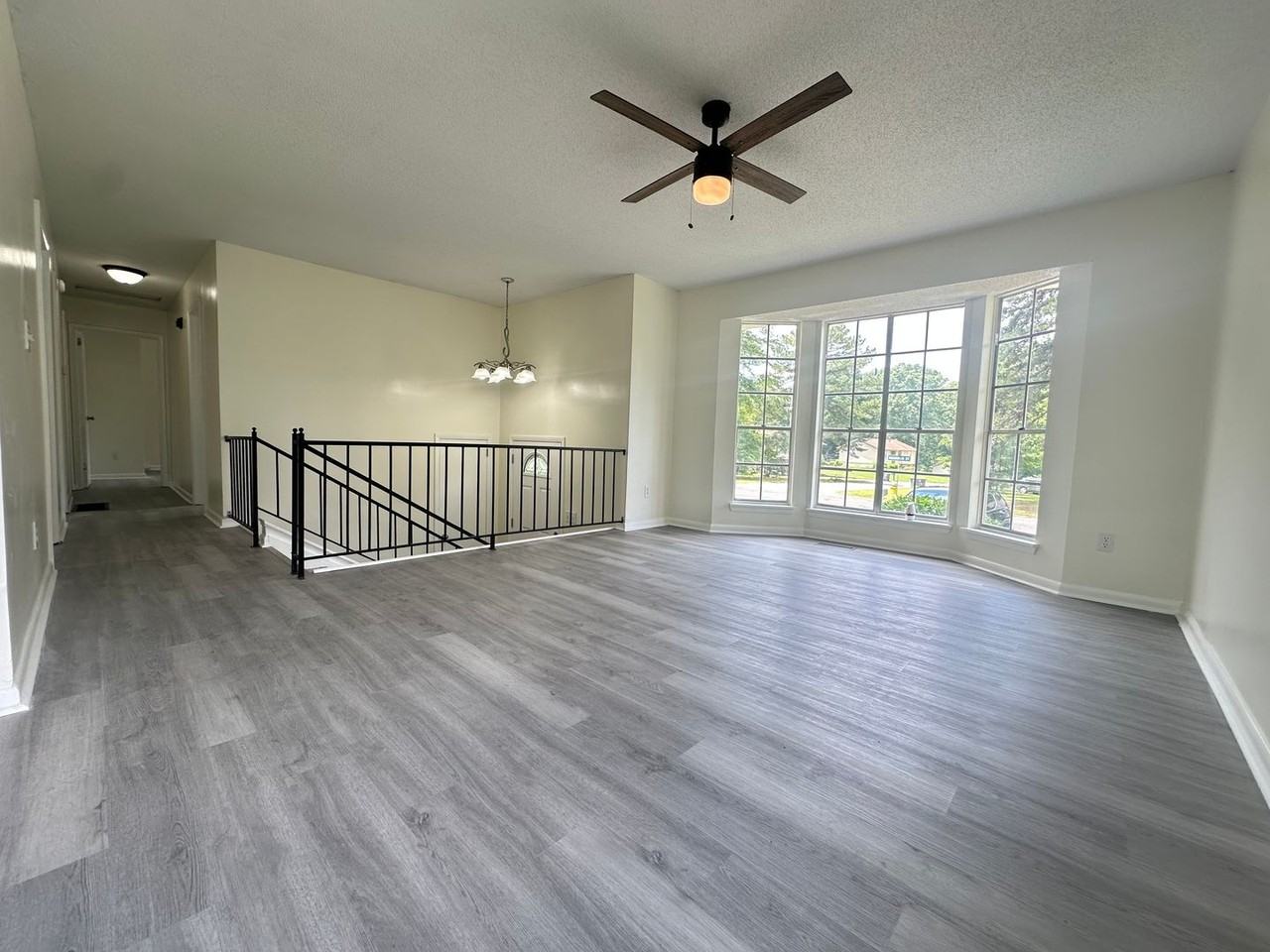 1737 Magnolia St - Photo 3 of 19