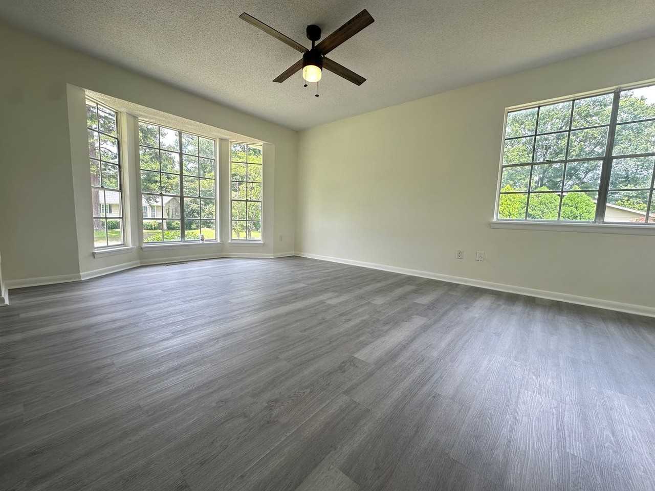 1737 Magnolia St - Photo 2 of 19