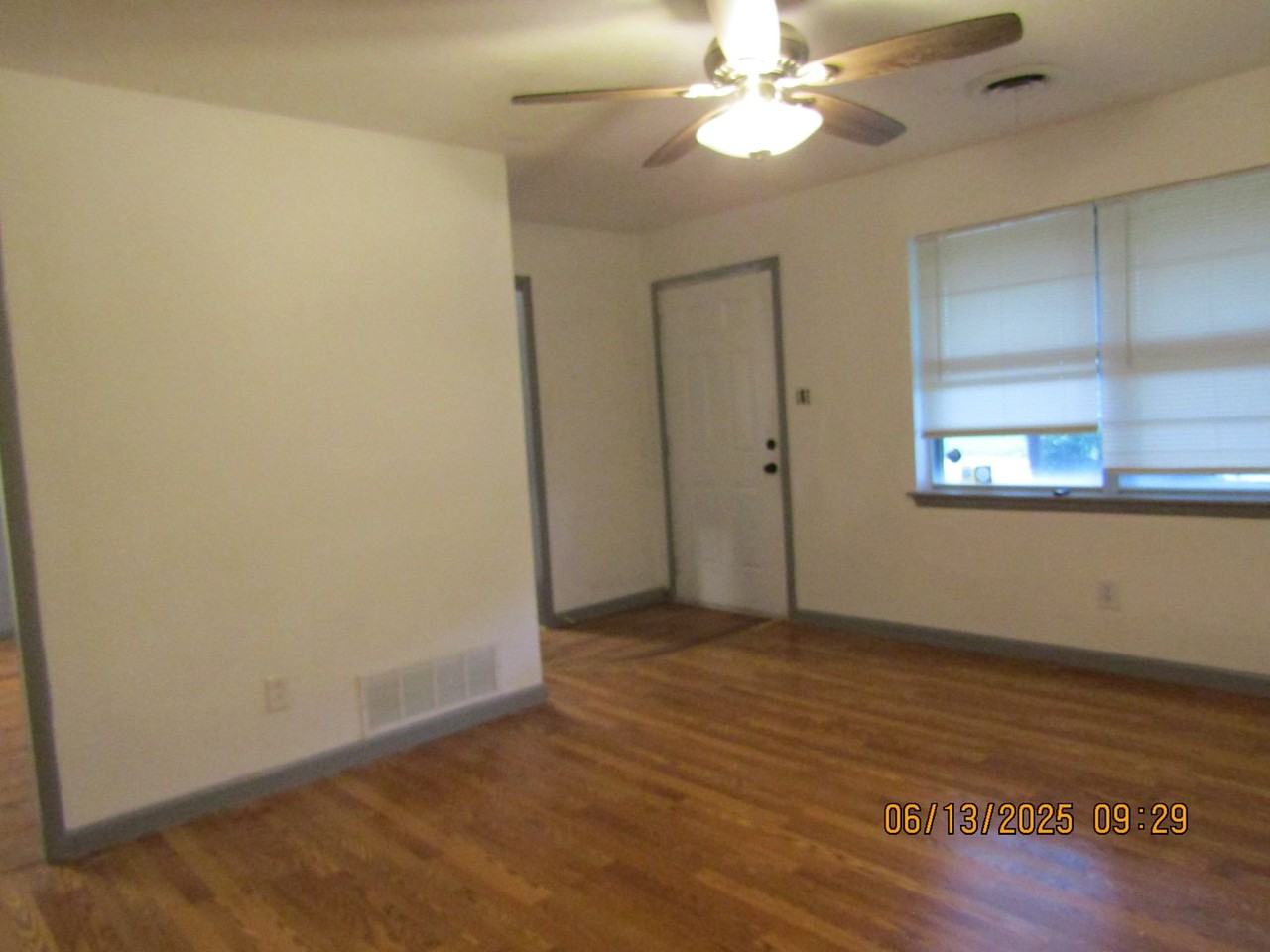 1329 Se Clover Ln - Photo 4 of 28