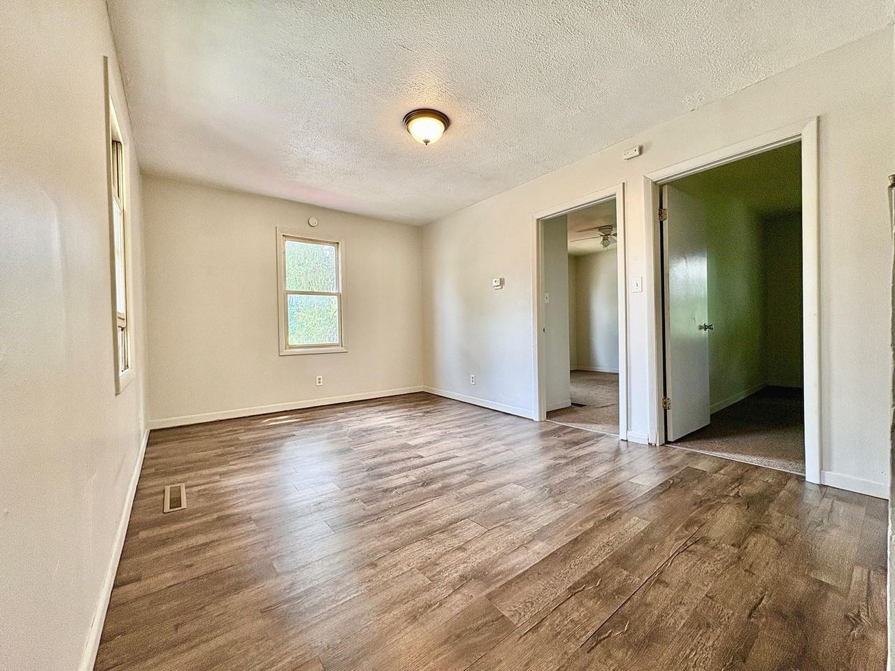 1335 E Dubail Ave - Photo 3 of 13