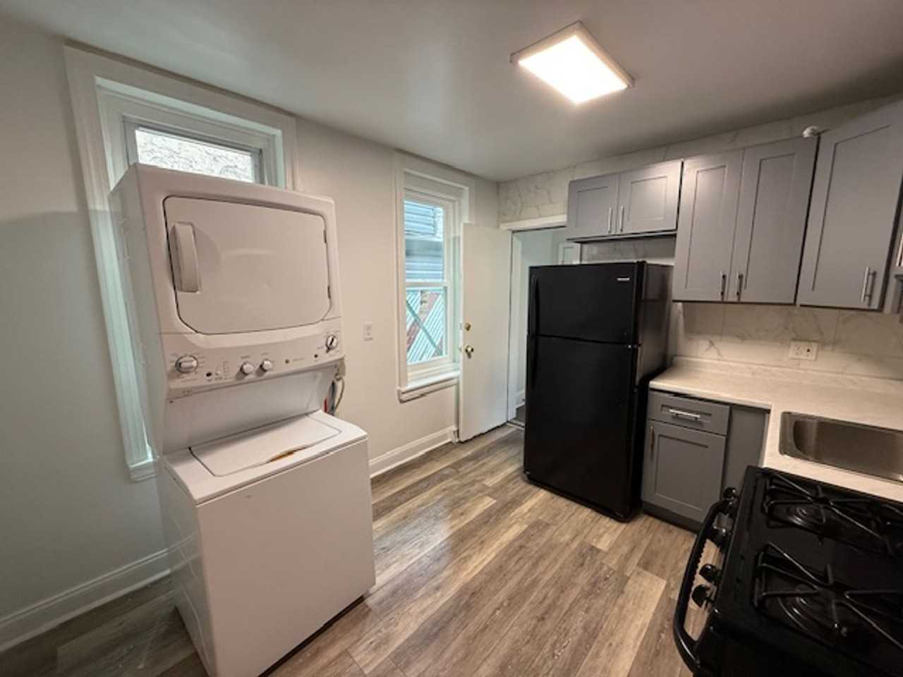 2546 N Jessup St - Photo 3 of 10