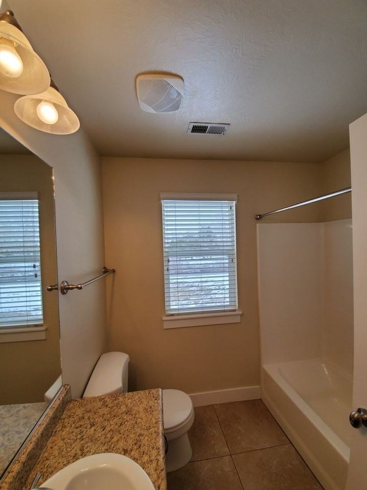 1049 E Quarry View Way - Photo 3 of 19