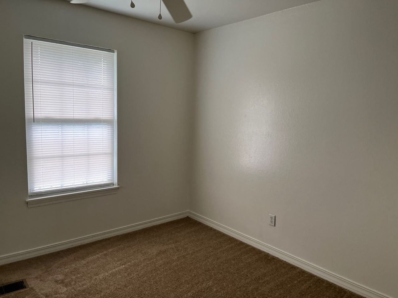 2138 Airline Dr #113 - Photo 6 of 9