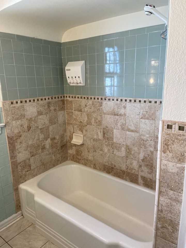 528 N Sheridan Ave - Photo 3 of 18