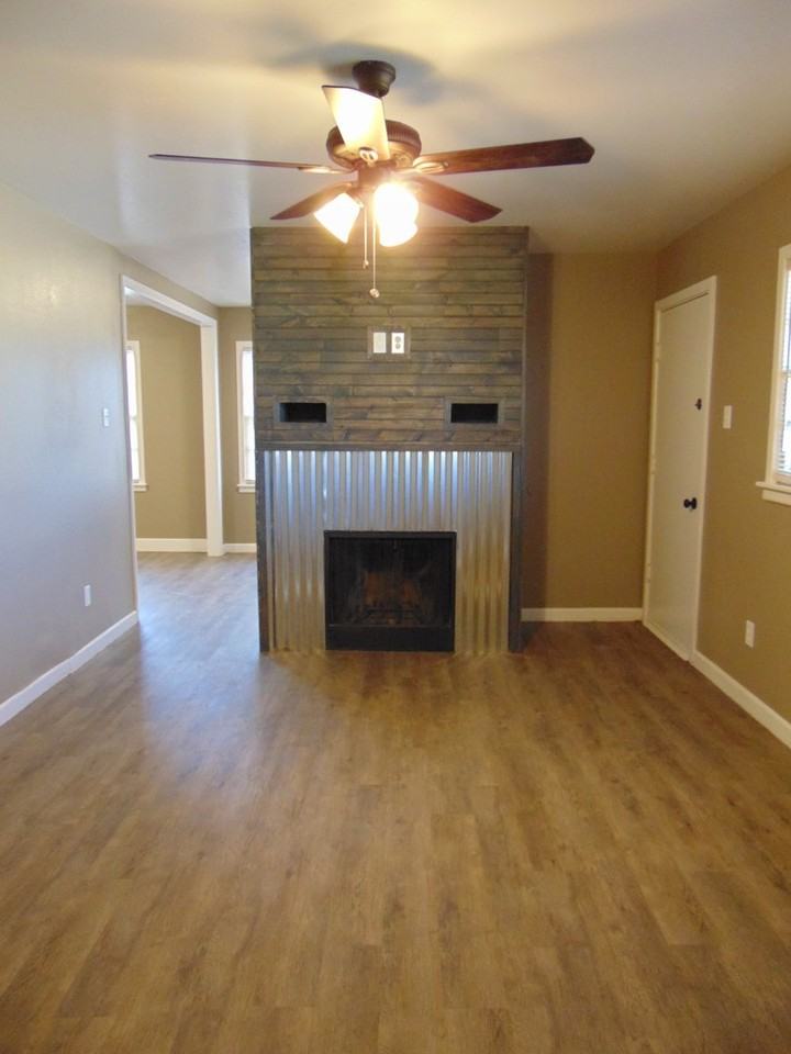 4807 44th St - Photo 2 of 10
