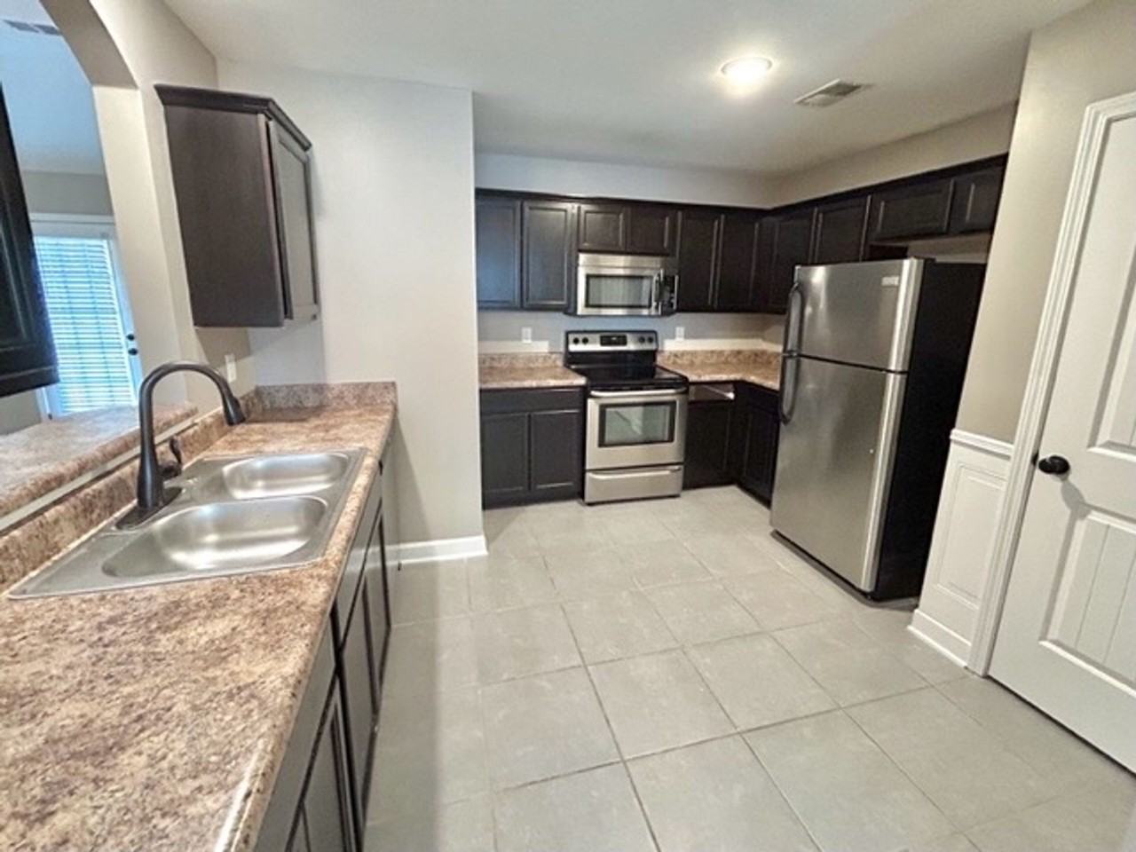 8136 Maywood Dr - Photo 3 of 10