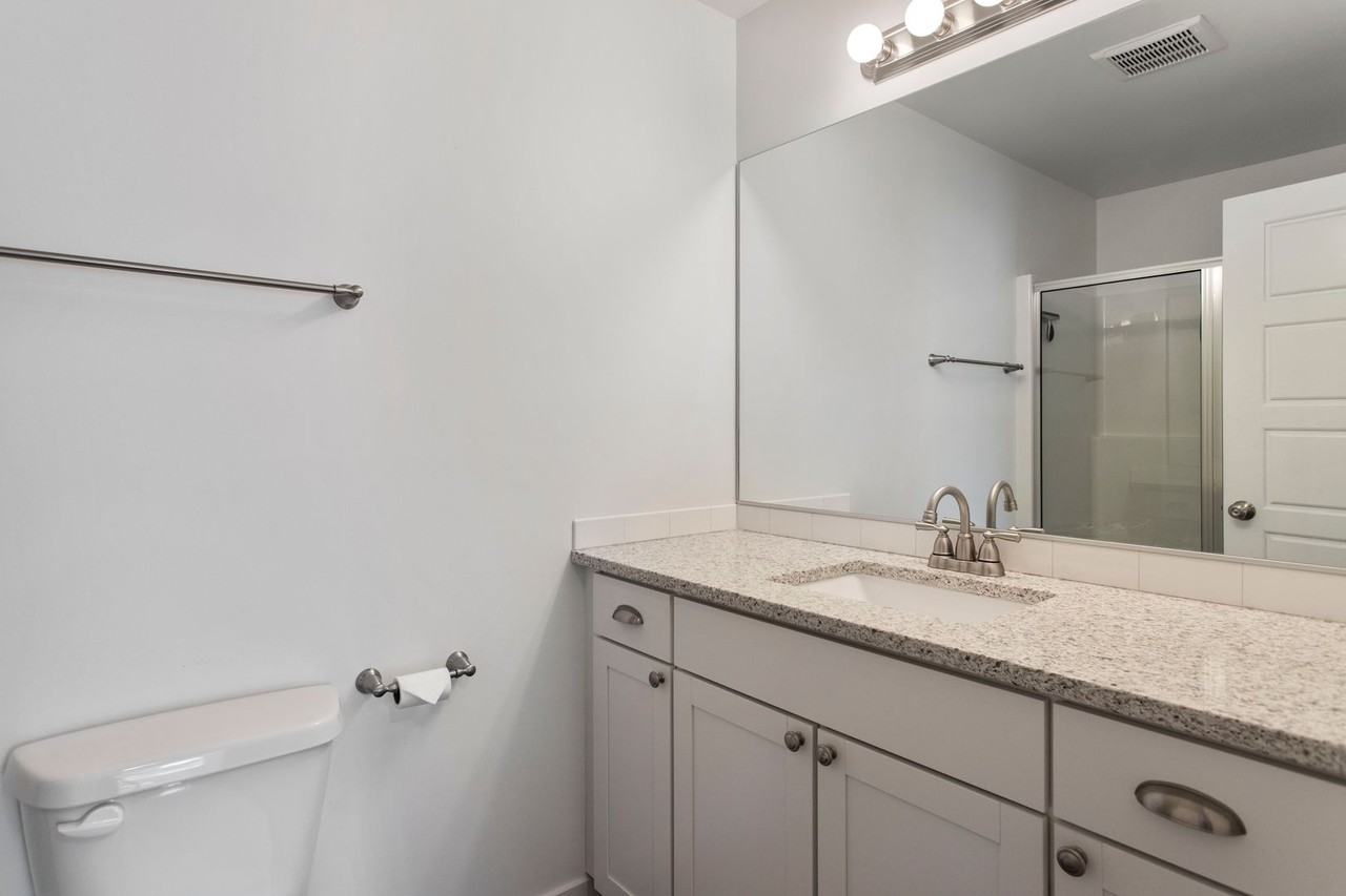 1749 Nw 5th Ave - Photo 6 of 19