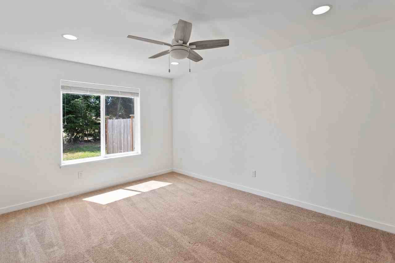 1749 Nw 5th Ave - Photo 7 of 19