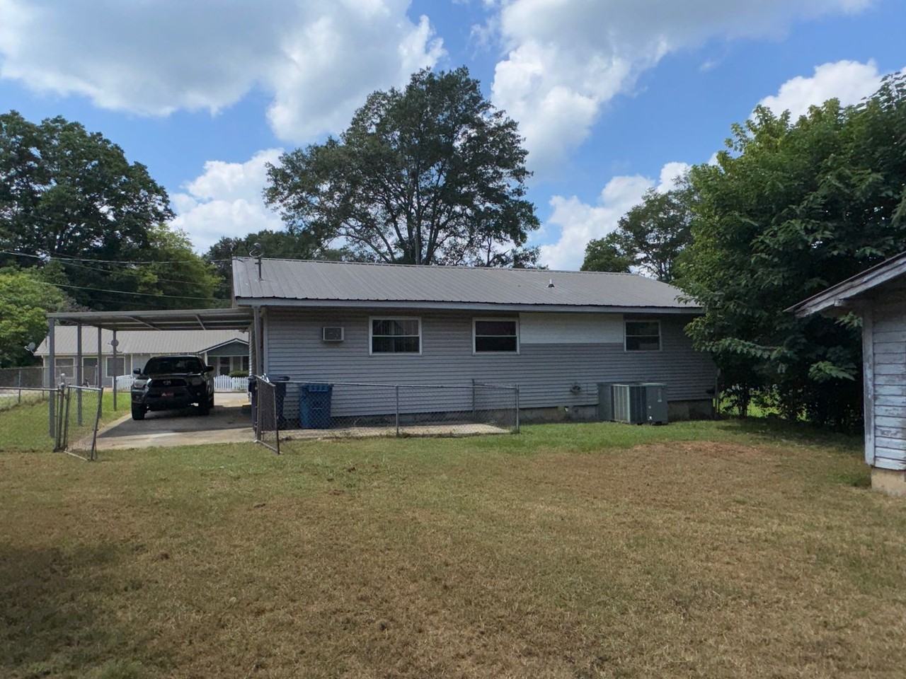 403 Madison Ave Nw - Photo 3 of 11