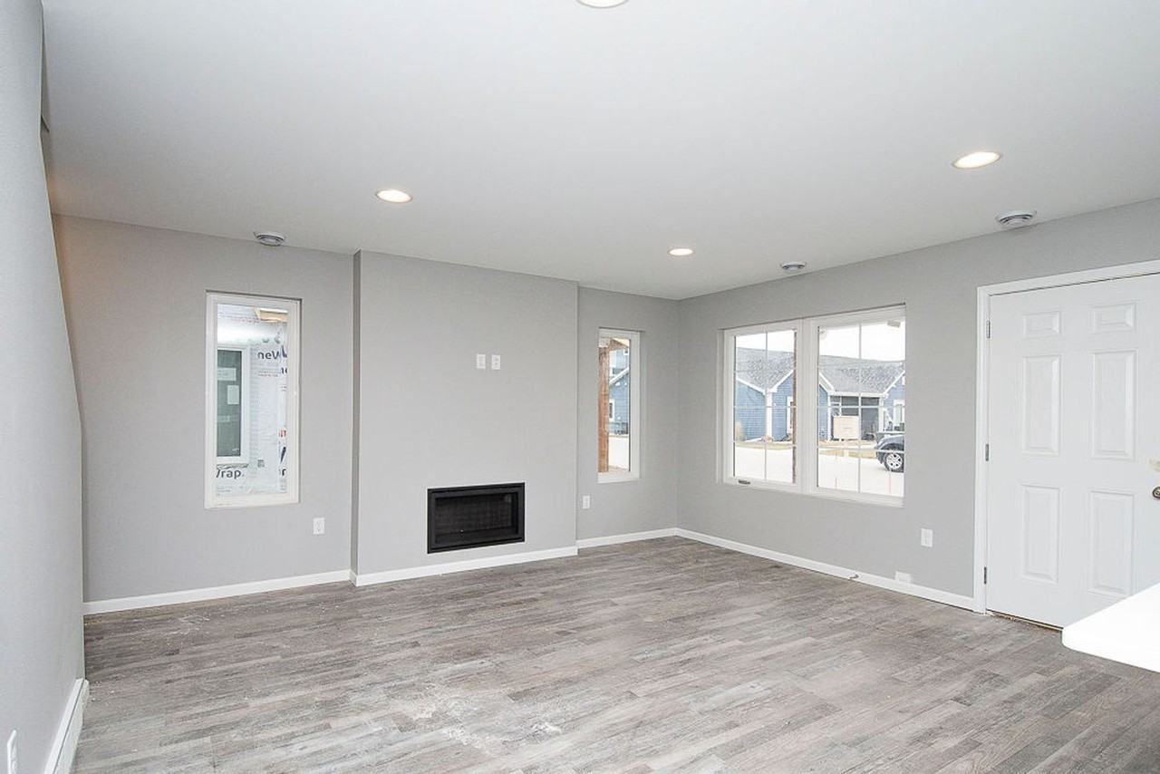 127 Sleeper Way - Photo 5 of 20