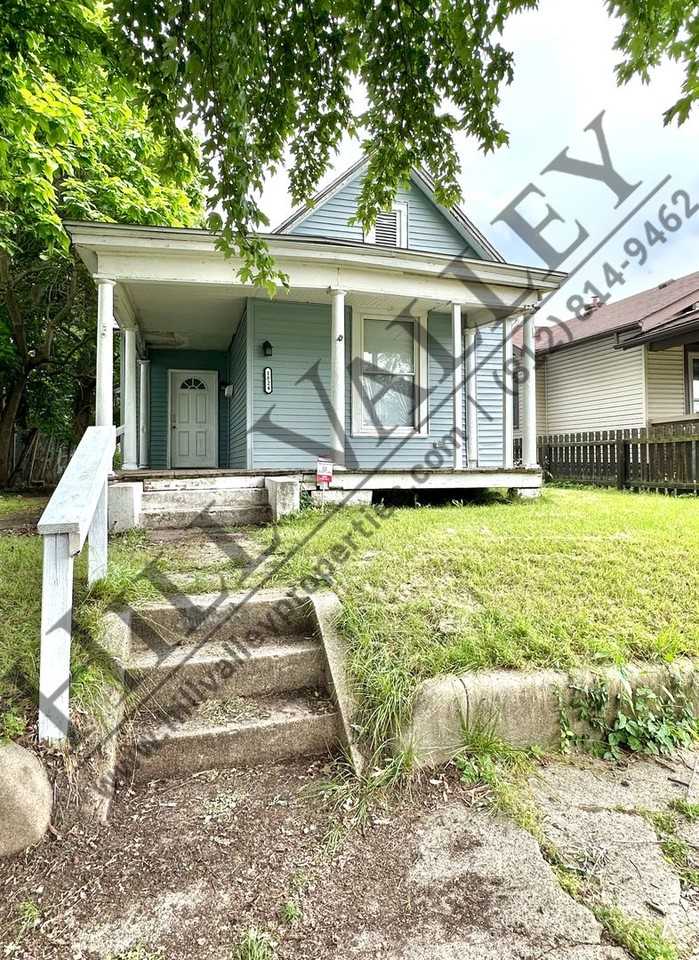 1824 S 8th St - Photo 2 of 14