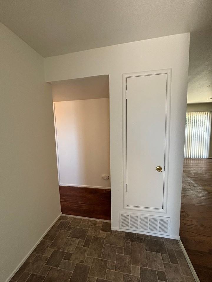 1143 E Alexander Ave - Photo 3 of 13