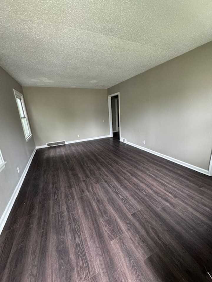 3531 Bowser Ave - Photo 2 of 6