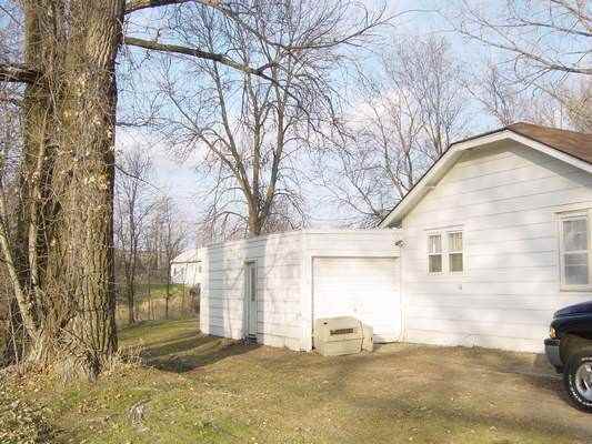 1613 Maple St - Photo 2 of 15