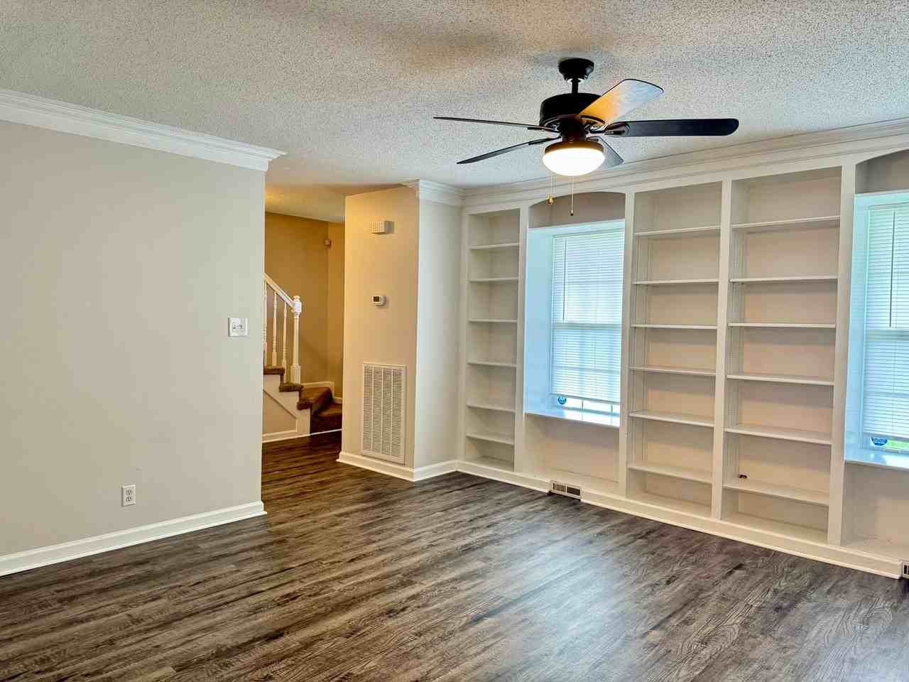1349 Jenny Ln - Photo 3 of 29