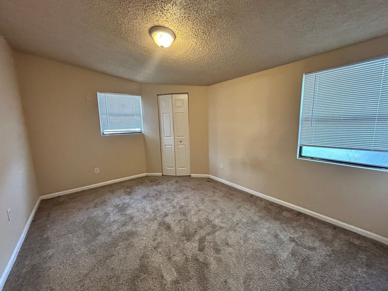 4629 Daughtry Blvd E - Photo 3 of 9