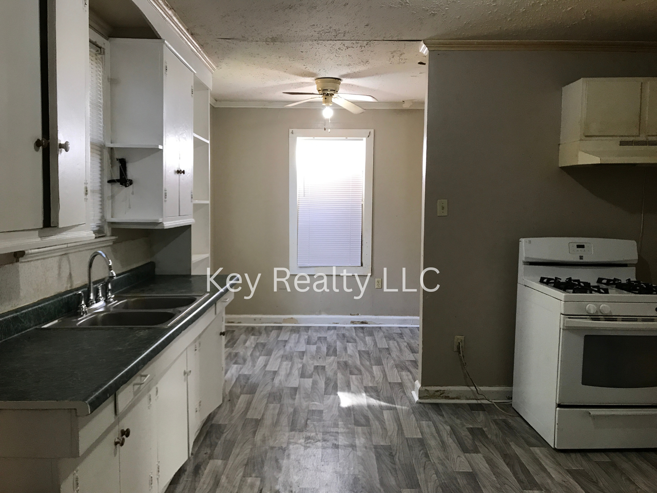 41 Westwood Blvd - Photo 3 of 9