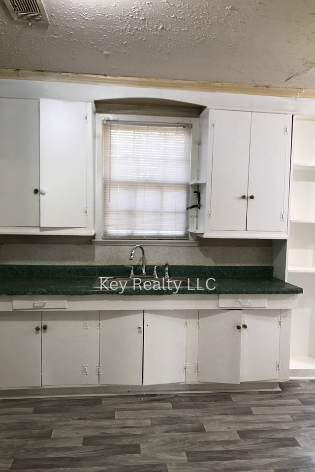 41 Westwood Blvd - Photo 4 of 9