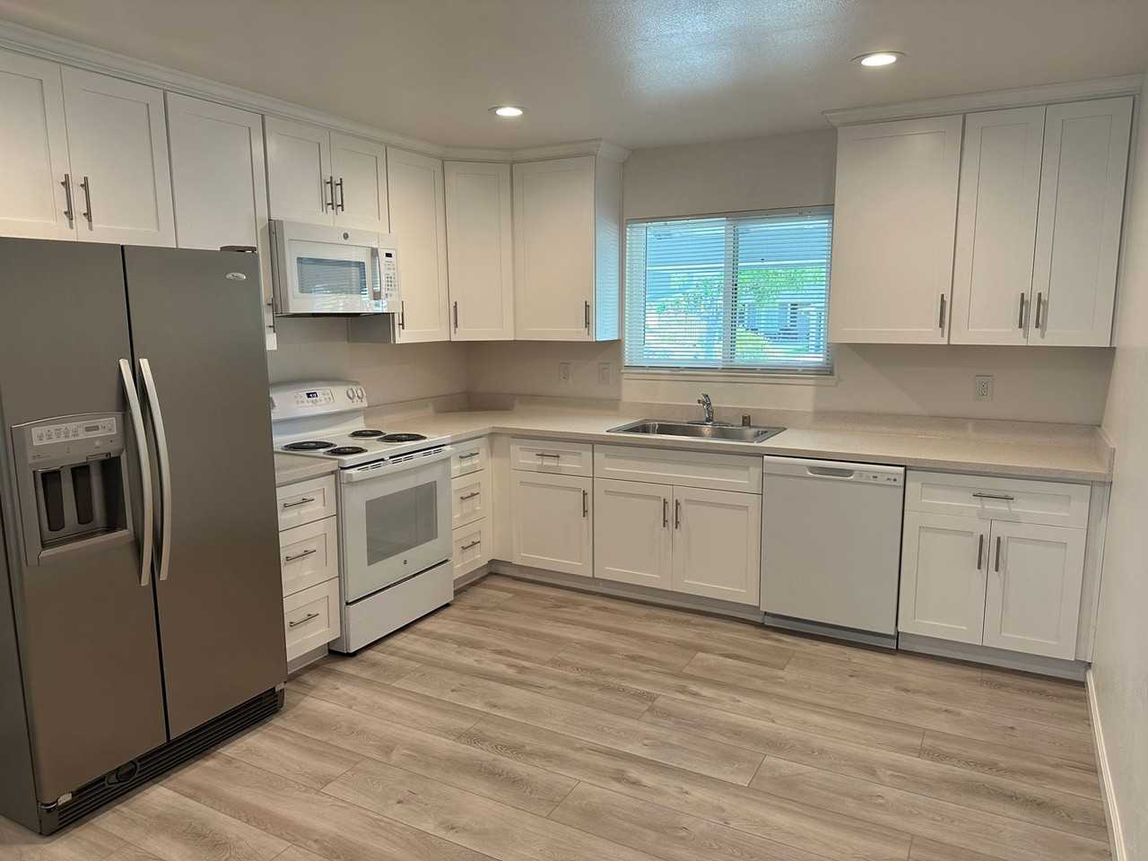 6055 Foothill Glen Dr - Photo 3 of 10
