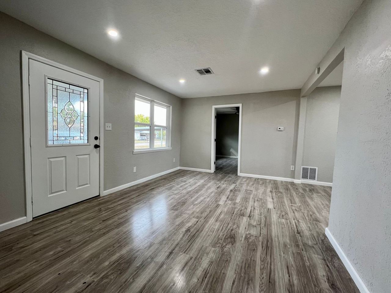 4817 Nw Pollard Ave - Photo 4 of 19