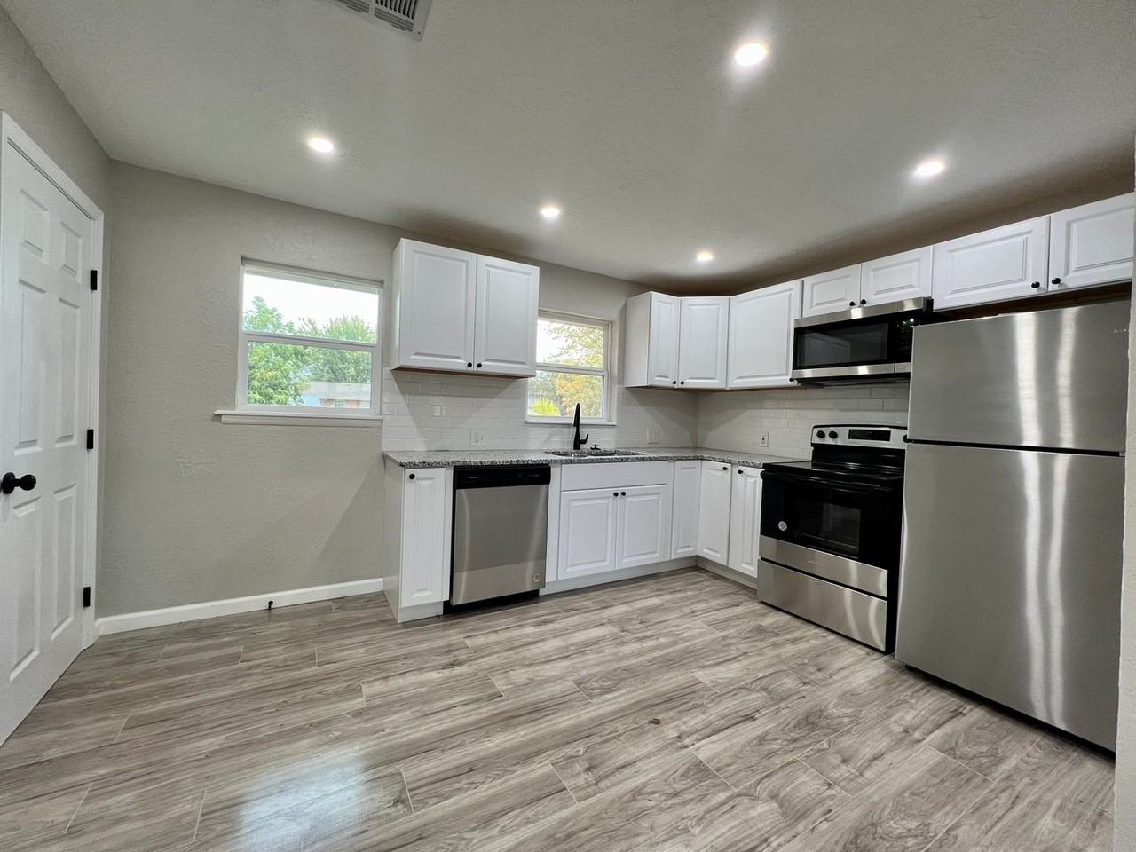 4817 Nw Pollard Ave - Photo 6 of 19