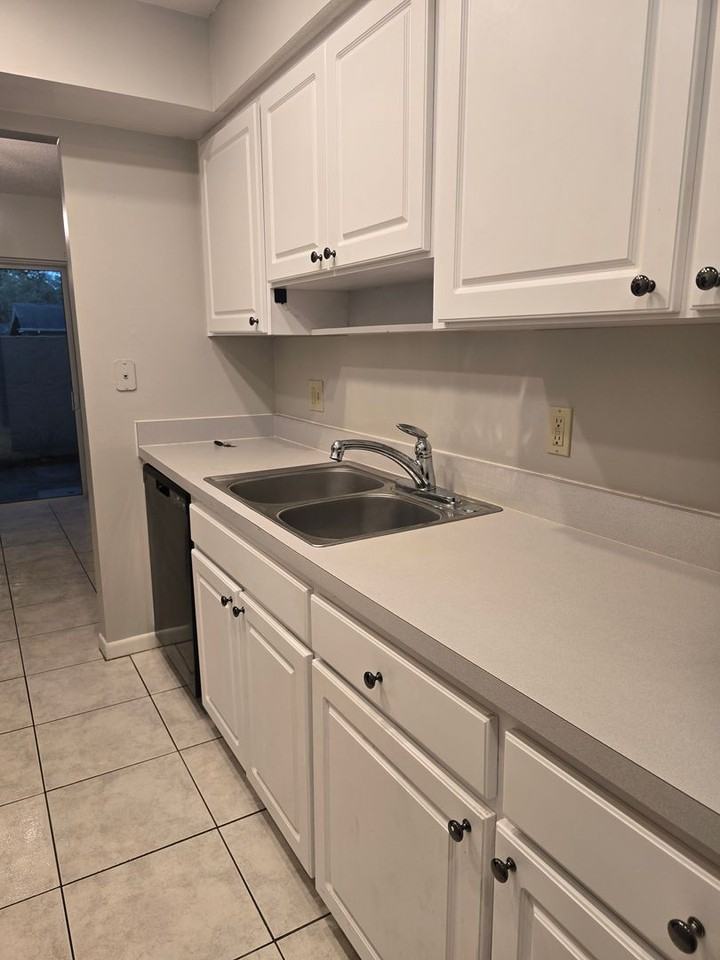 6309 Bentbranch Ct - Photo 4 of 23