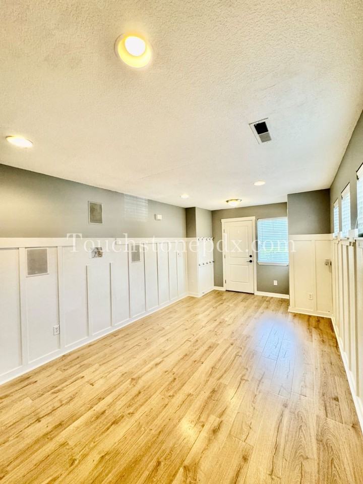 920 Nw 1st Ave - Photo 2 of 25