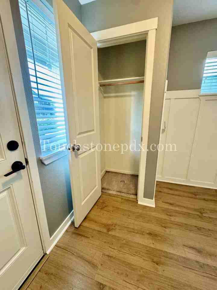 920 Nw 1st Ave - Photo 3 of 25