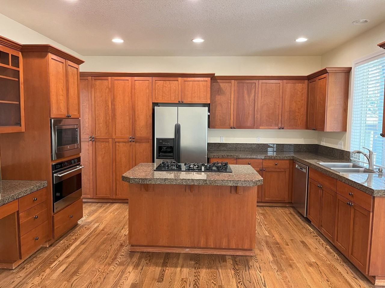 3615 Nw Lansbrook Ter - Photo 3 of 43