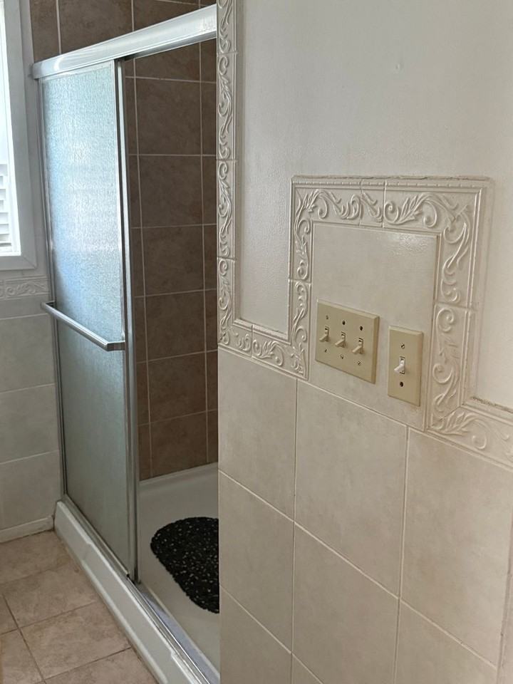 110 Independence Ave - Photo 4 of 6