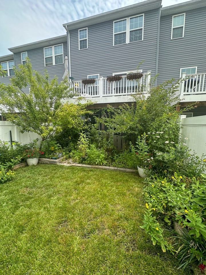 95 Virginia Ave - Photo 2 of 18