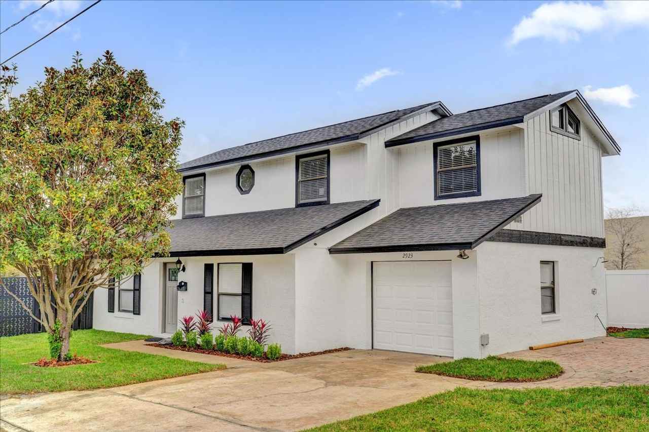 2923 Cornell Ave - Photo 2 of 31