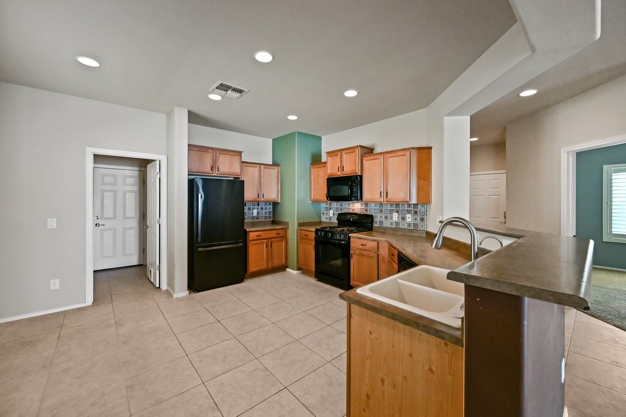 26182 West Tonto Lane - Photo 7 of 27