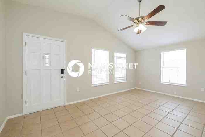 3617 Cochran St - Photo 3 of 16