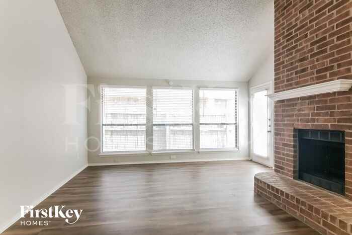 2216 Turf Club Dr - Photo 2 of 15