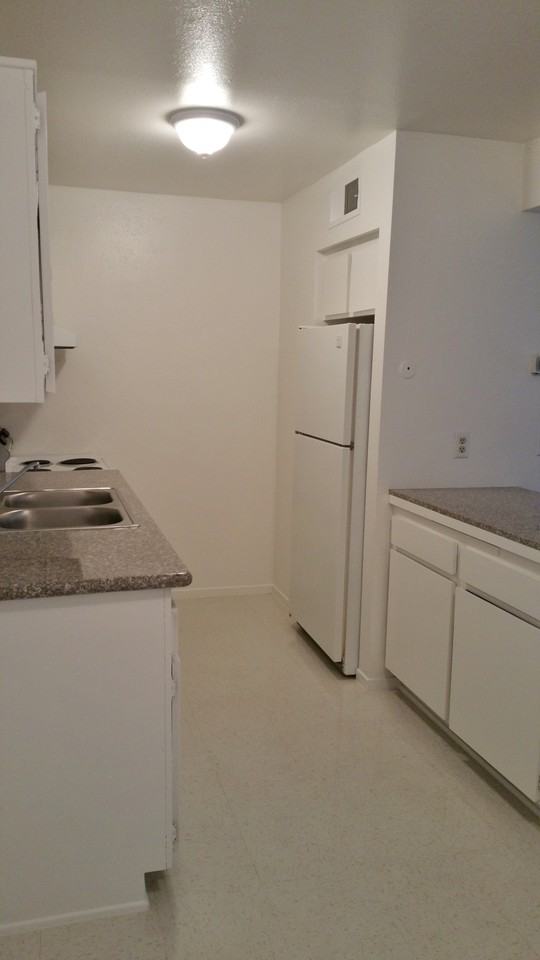 5301 Lennox Avenue - Photo 5 of 7