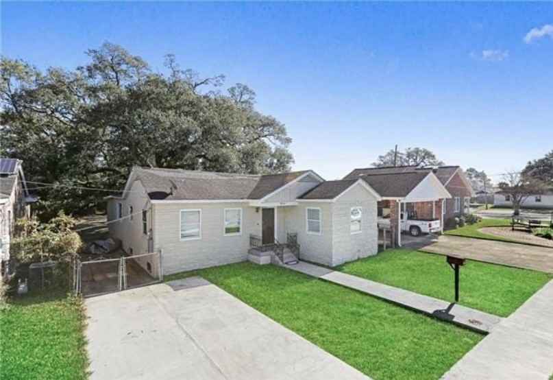 1916 Moss St #NA - Photo 2 of 15