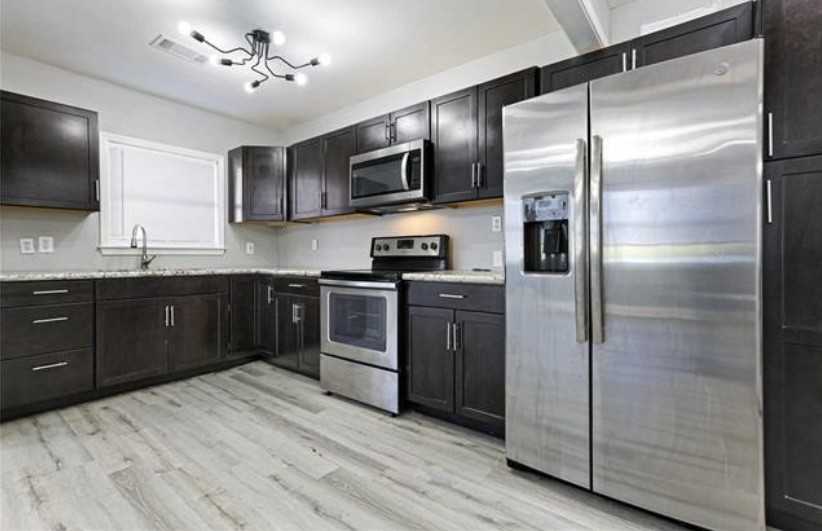 1916 Moss St #NA - Photo 3 of 15