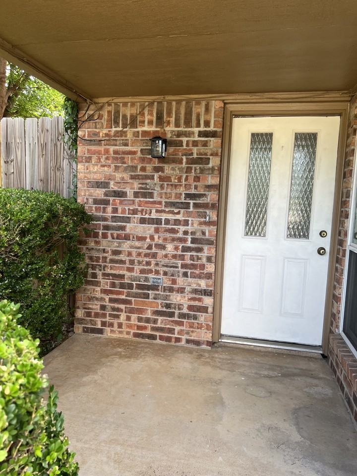 2714 Shady Grove Dr - Photo 2 of 33