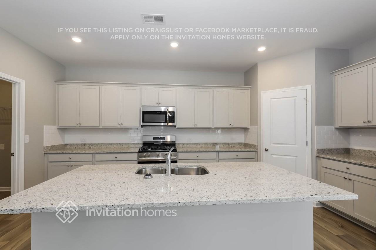 1216 Arnhem Dr - Photo 7 of 17