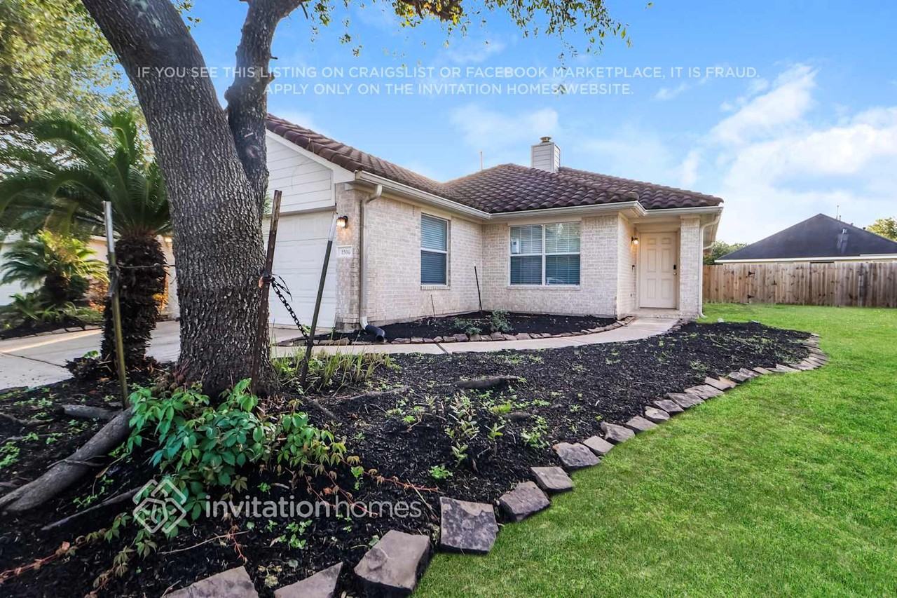 1506 Imperial Manor Ln - Photo 2 of 17