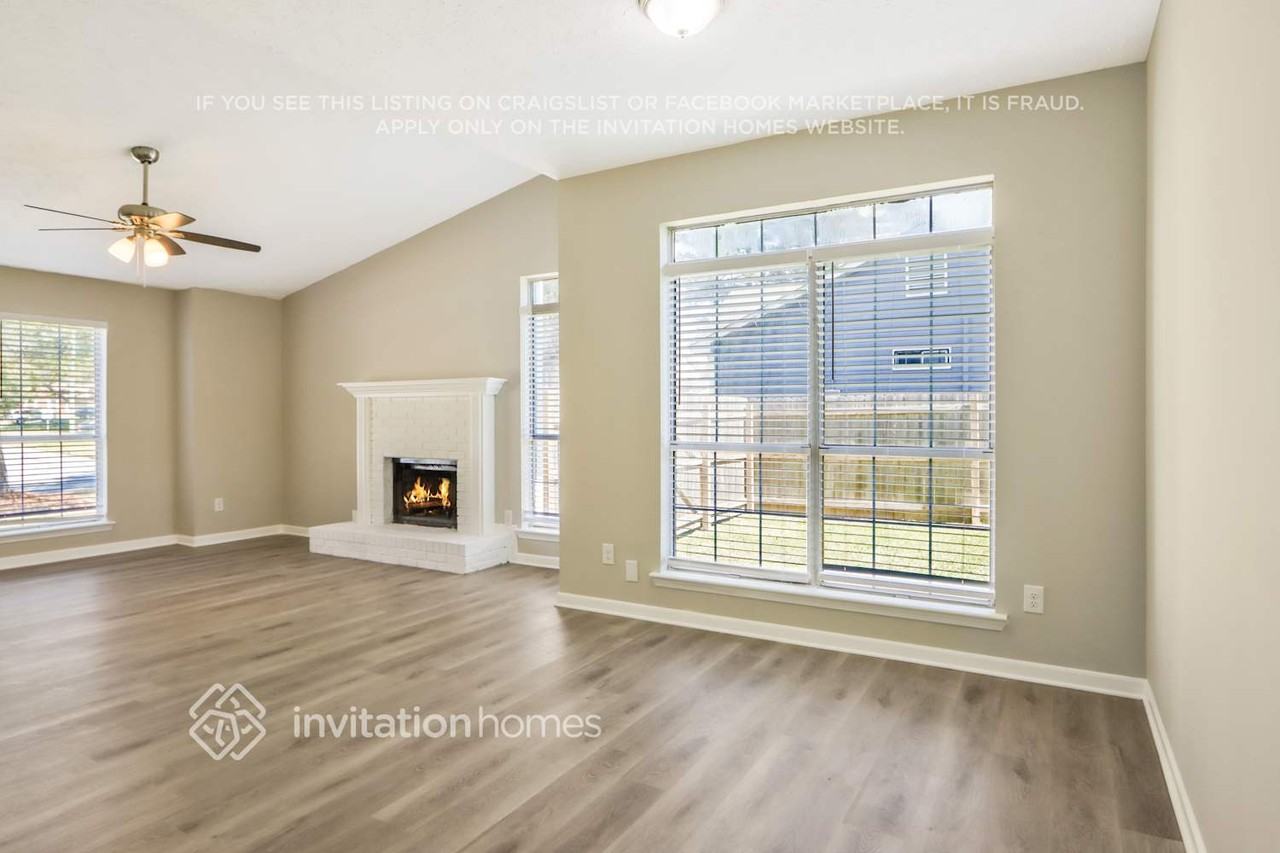 6635 Emerald Pointe Cir - Photo 6 of 23