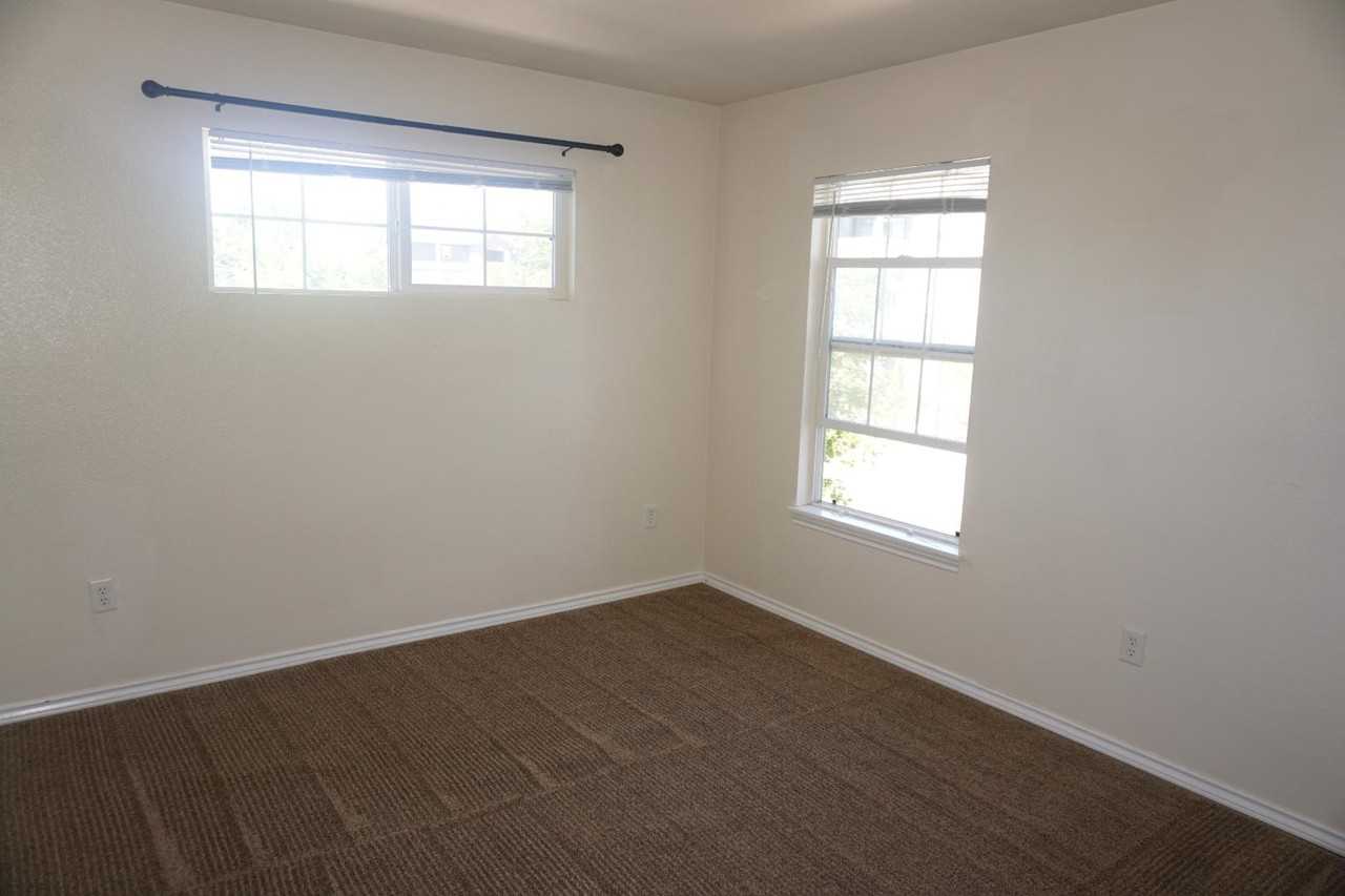 11811 W Clover Field Ln - Photo 2 of 10