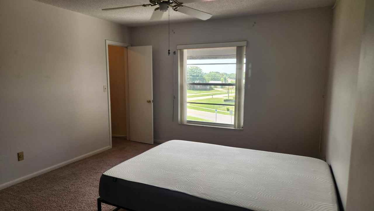 725 Port Malabar Blvd NE - Photo 6 of 20