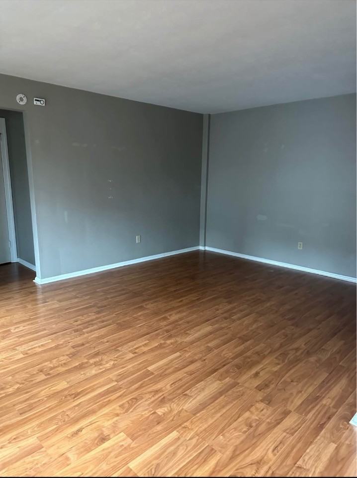 Royal Court - Photo 2 of 5