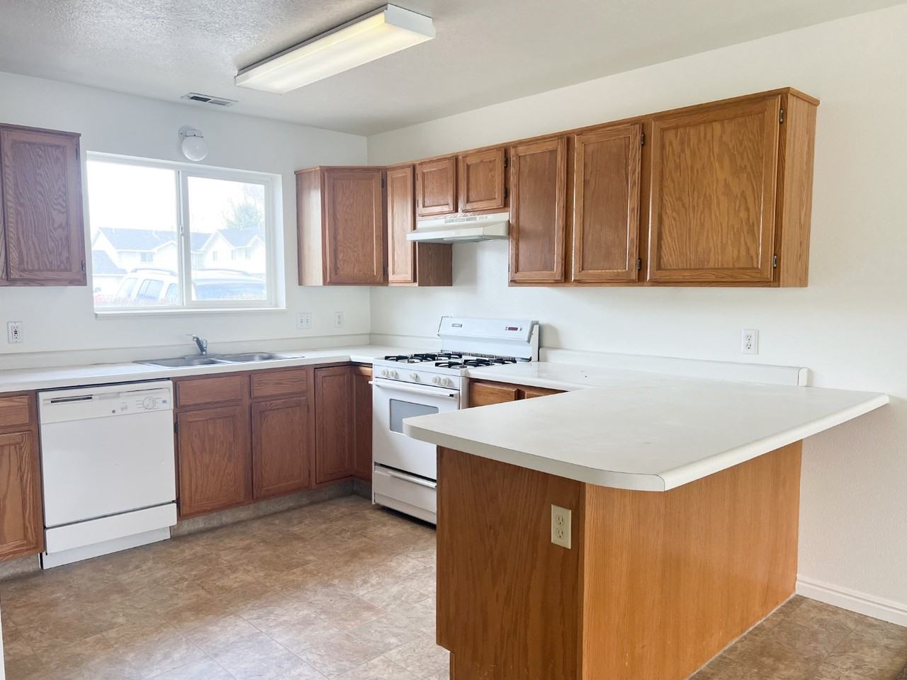 12 Fairway Ln Logan - Photo 2 of 9