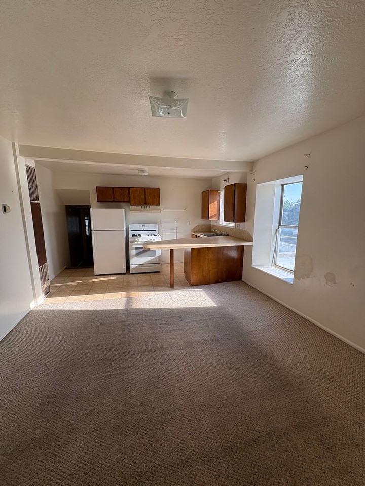 Niche Properties - Photo 7 of 11