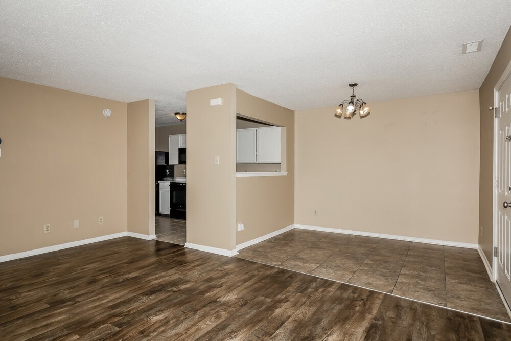 660 Fern St - Photo 6 of 17