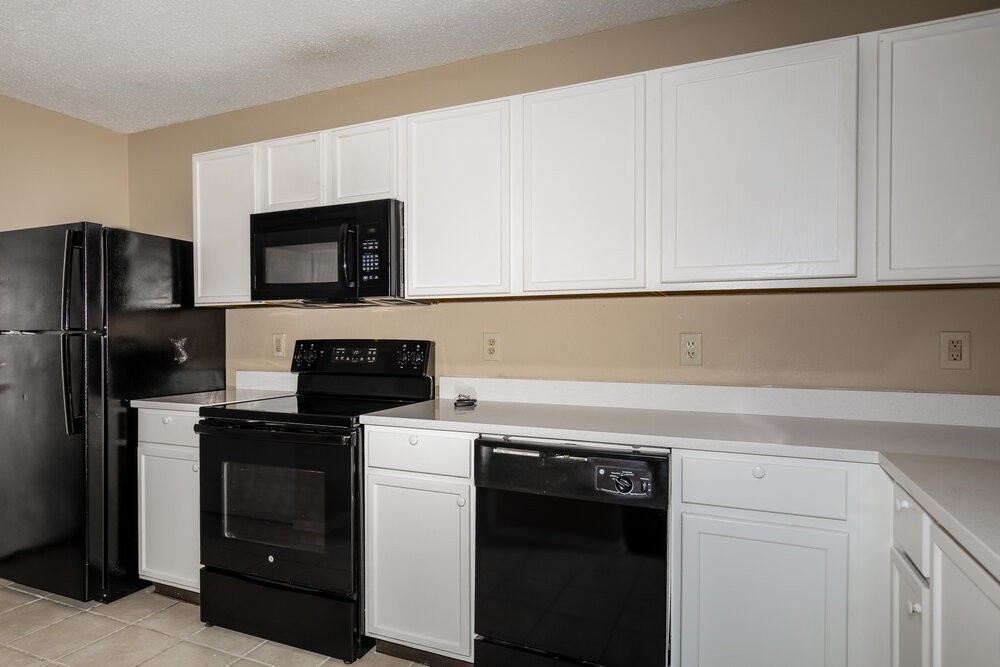 660 Fern St - Photo 7 of 17