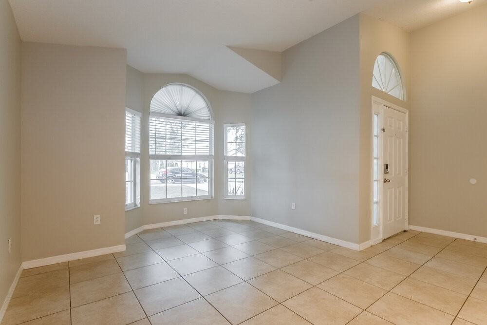 1378 Willow Crest Dr - Photo 4 of 16